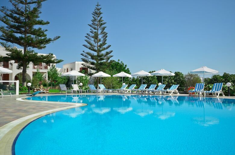 Birikos Hotel & Suites