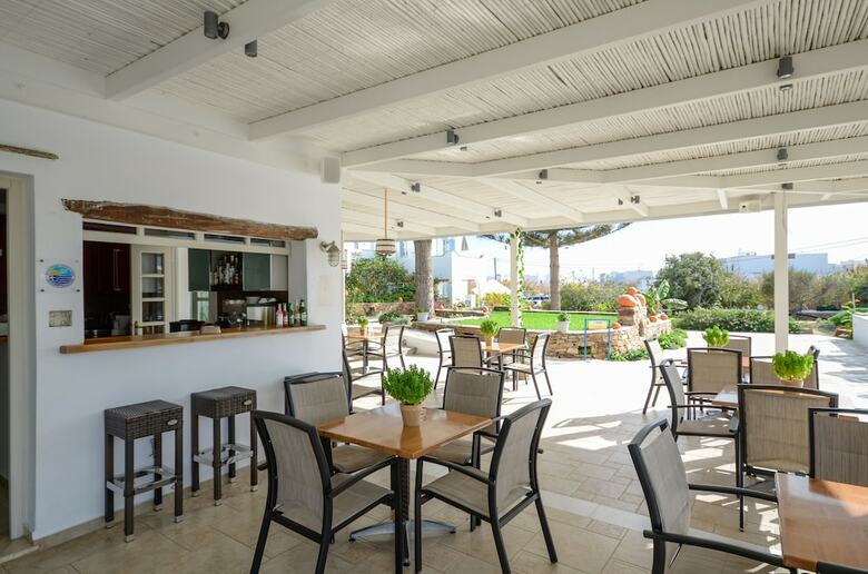 Birikos Hotel & Suites