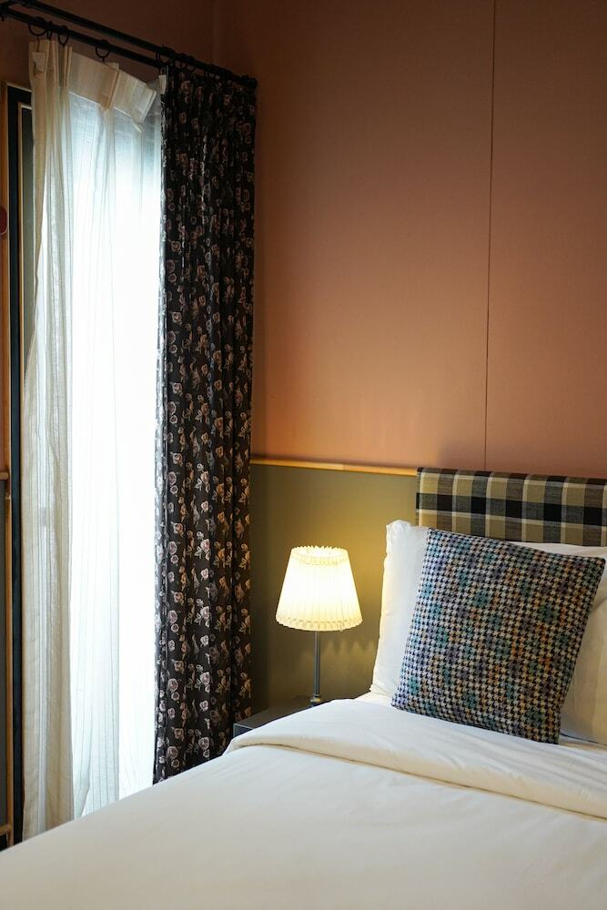 Josh Hotel