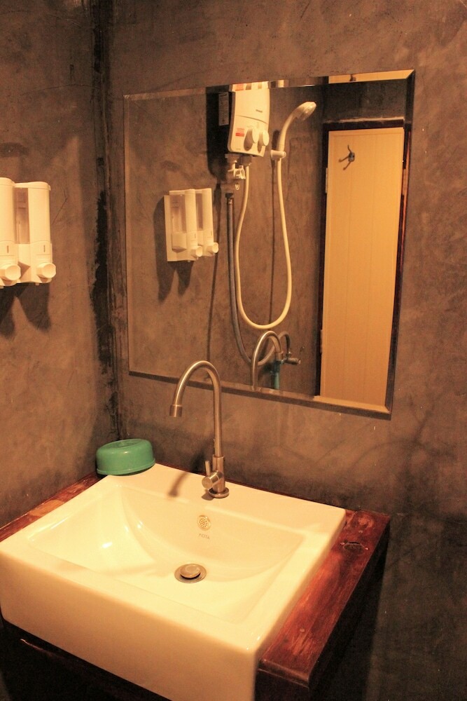 Hotel Ploynam Homestay