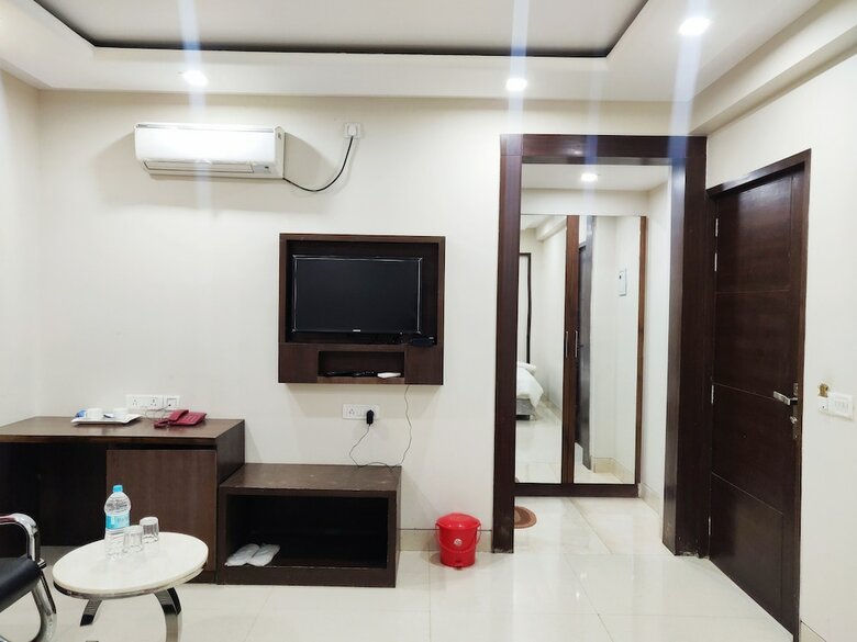 Bodhgaya Seven Inn Hotel N Restaurant