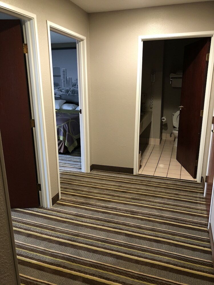 Motel Super 8 By Wyndham Aurora/naperville Area