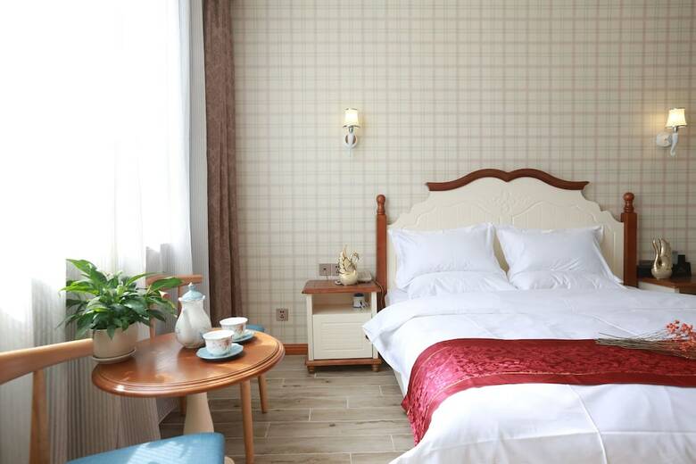 Shanglin Junhao Holiday Hotel