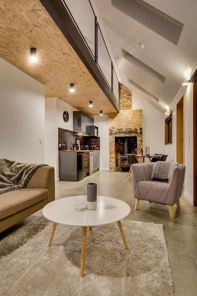 White Room Apartments