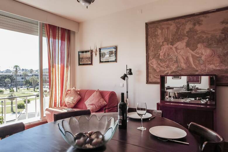 Rent4rest Estoril Beachfront Apartments