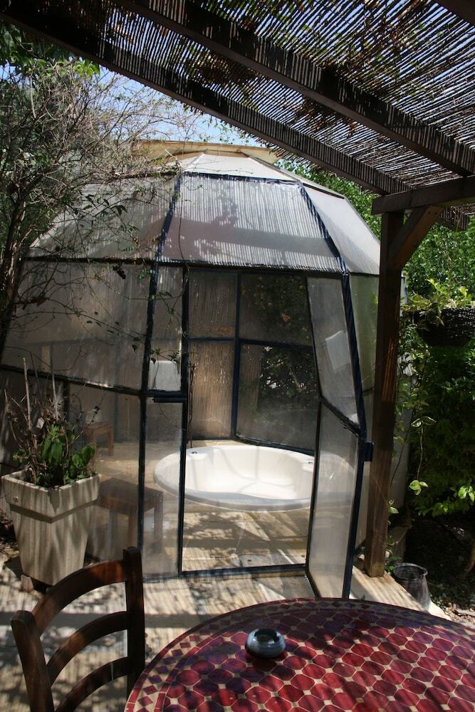 Hotel Pina Barosh Bnb