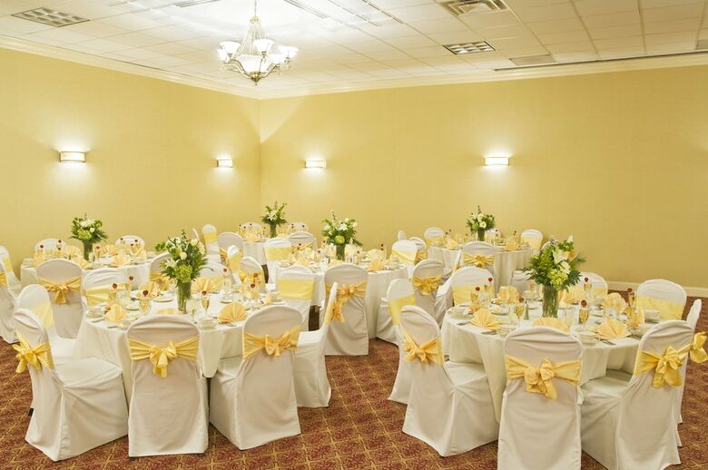 Holiday Inn Hotel & Suites Boston - Peabody