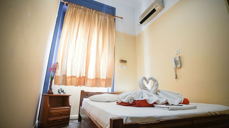 Hostal Students & Travellers Inn