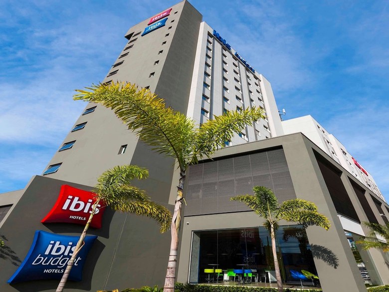 Hotel Ibis Budget Navegantes Itaja�