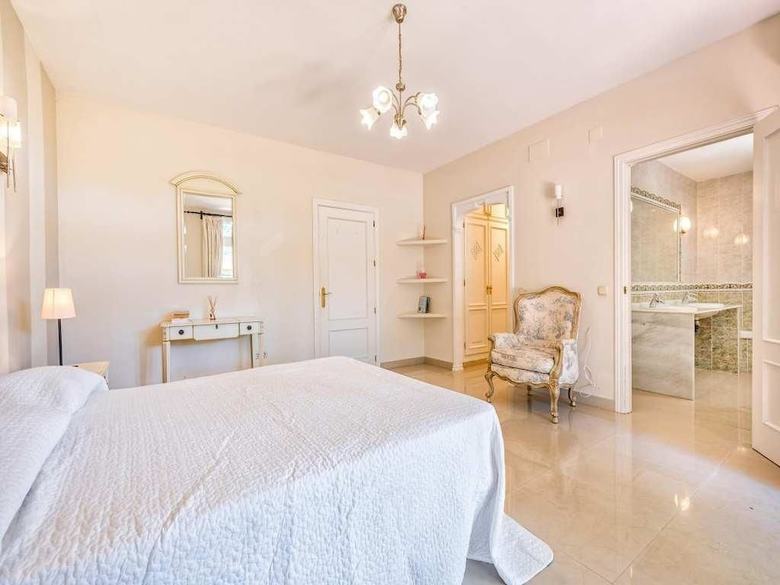 Villa Espa�a