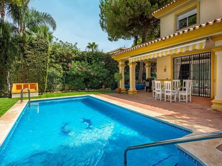 Villa Espa�a