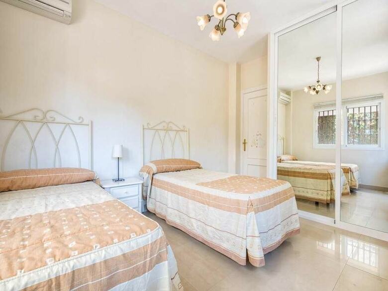Villa Espa�a