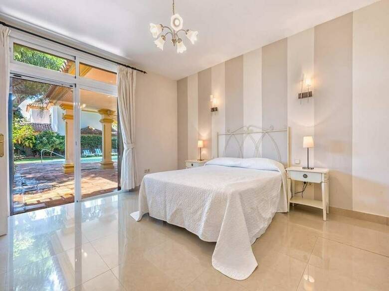 Villa Espa�a