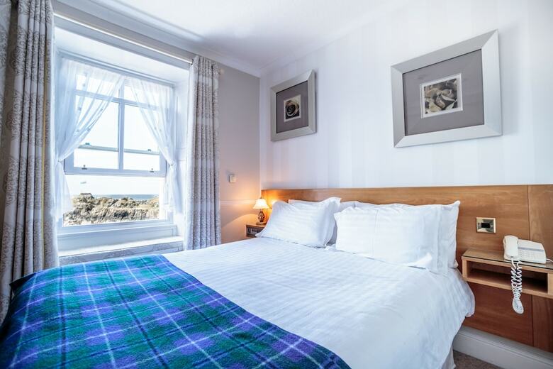 The Waterfront Hotel & Bistro