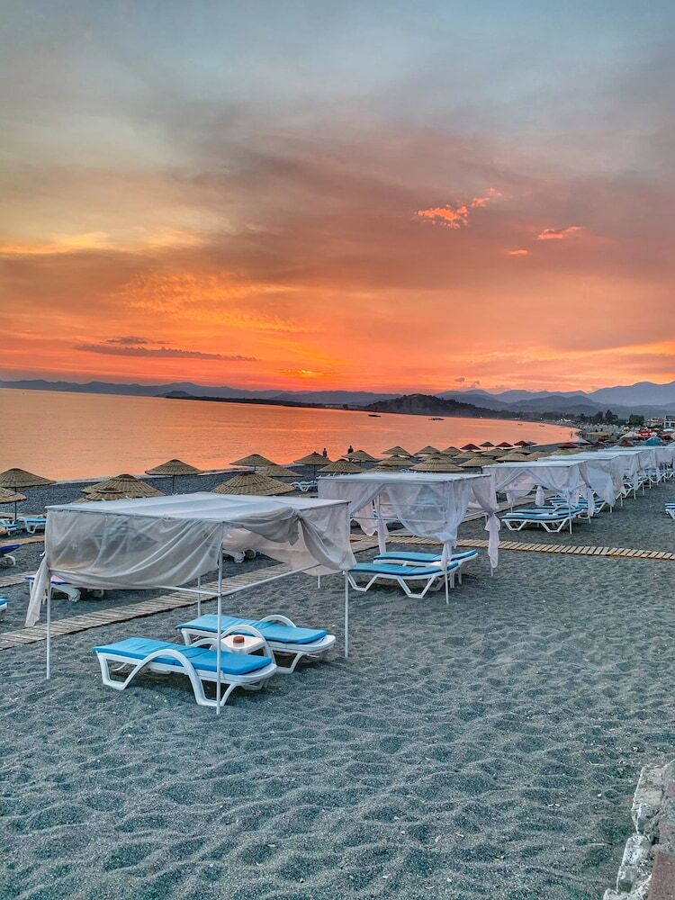 Y�cel Hotel