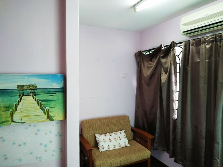 Hostal Three Little Birds Home - Hostel