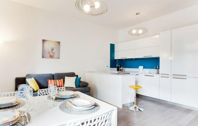 Charming Two-bedroom Apartment Next To The Emmaus Abbey