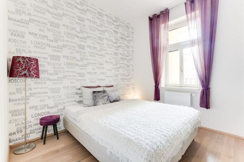 Charming Two-bedroom Apartment Next To The Emmaus Abbey