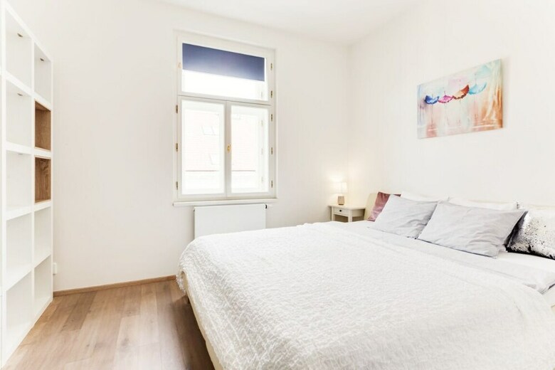 Charming Two-bedroom Apartment Next To The Emmaus Abbey