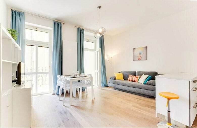 Charming Two-bedroom Apartment Next To The Emmaus Abbey