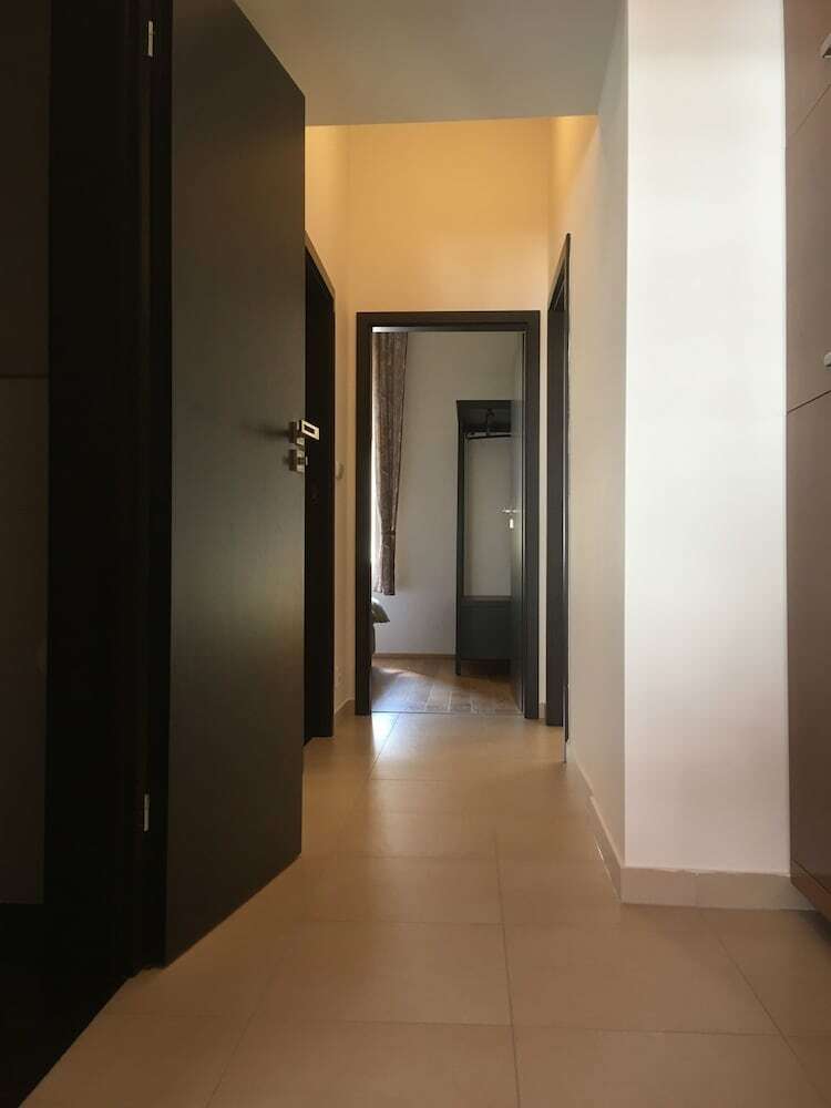 Charming Two-bedroom Apartment Next To The Emmaus Abbey