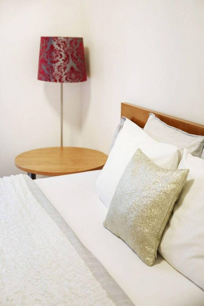 Charming Two-bedroom Apartment Next To The Emmaus Abbey