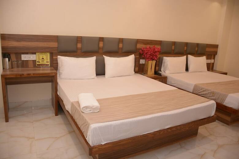 Hotel Golden Oasis Delhi