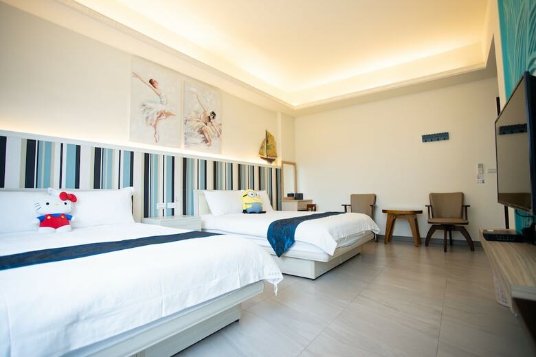 Hotel Happiness Is Coming (sunwater)