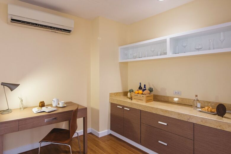 Clef Hotel
