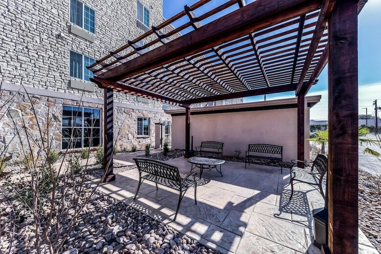 Hotel Comfort Suites Grand Prairie - Arlington North