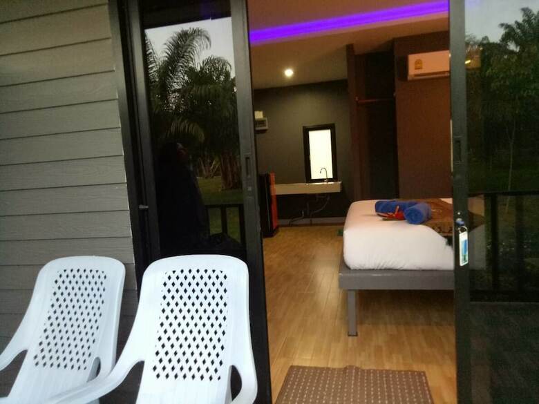 Hotel Baan Reenaa Lanta