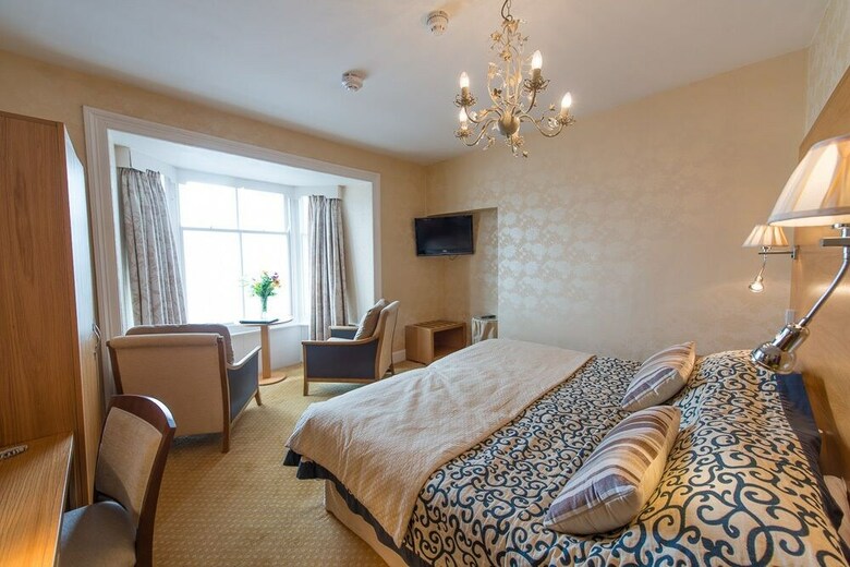 Gwesty'r Marine Hotel & Spa