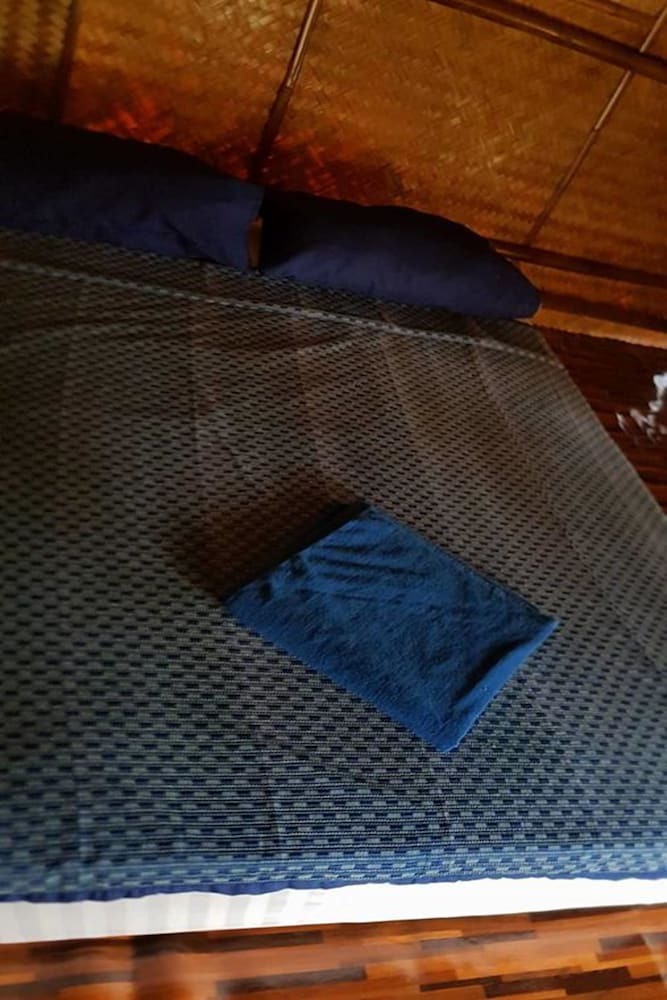 Hotel Lanta Local Hut