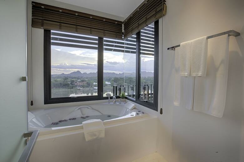 Natee The Riverfront Hotel Kanchanaburi