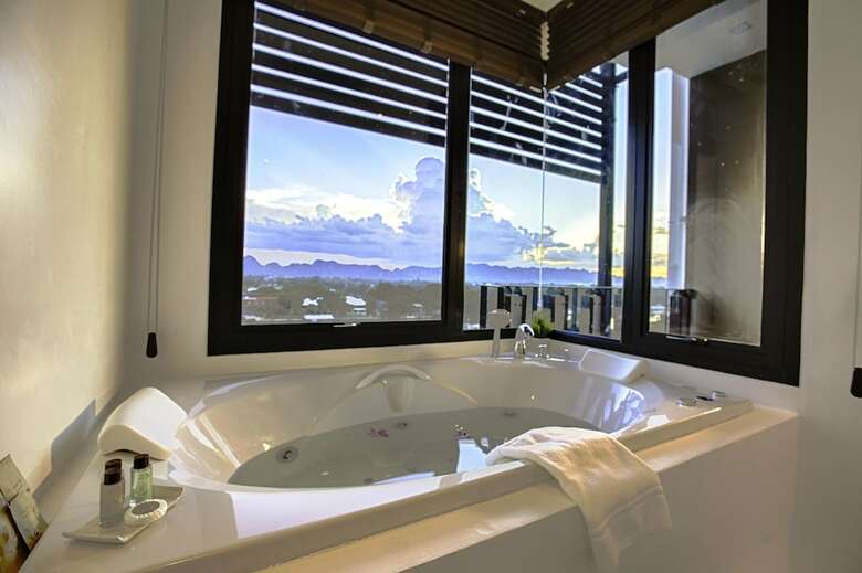 Natee The Riverfront Hotel Kanchanaburi