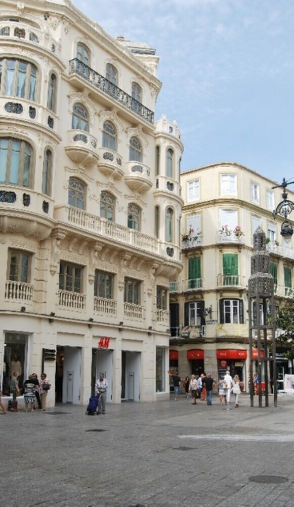 Apartamentos Plaza De F�lix S�enz City Center