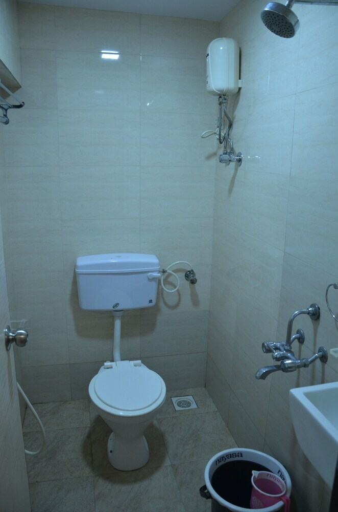 Hotel Sai Leela Grand