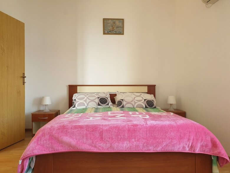 Apartments Lira