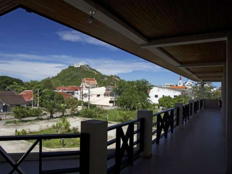 Hotel Baan Chomphu