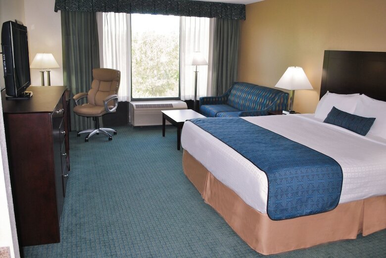 Hotel Wyndham Garden Williamsburg Busch Gardens Area