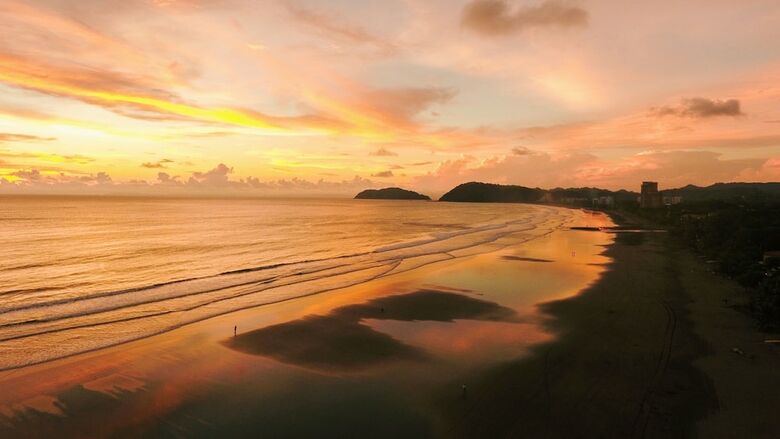 Hostal Jaco Surf Camps By Selina Surf Club