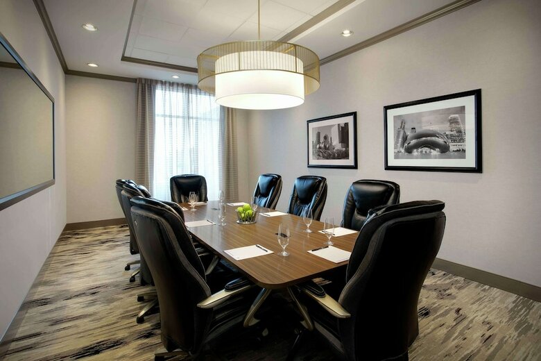 Hotel Doubletree By Hilton Chicago Midway Airport