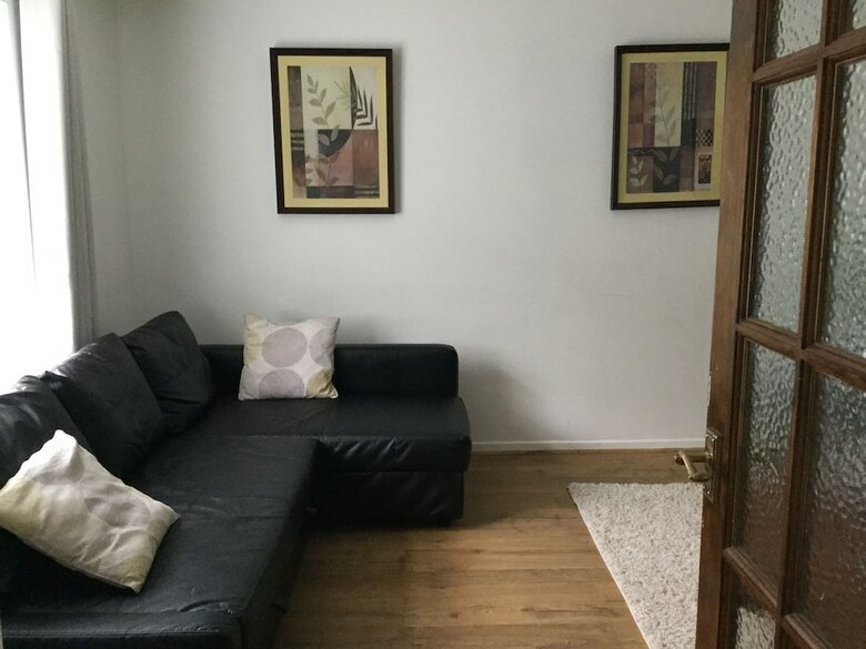 Apartamentos Nice 4 Bed Near Basildon Town Centre
