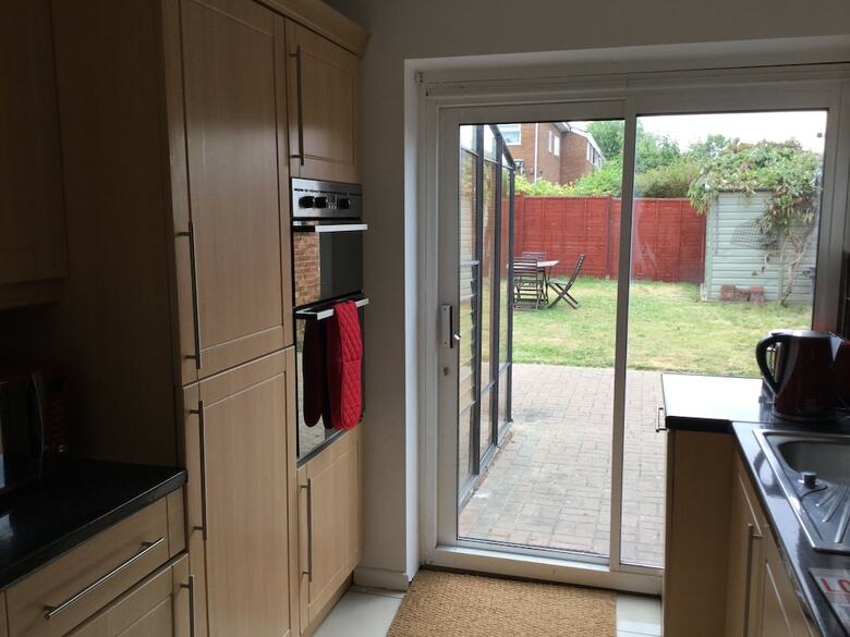 Apartamentos Nice 4 Bed Near Basildon Town Centre