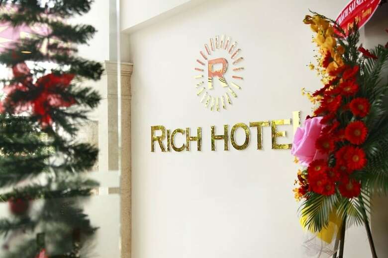 Rich Hotel