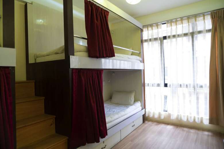 Hostal The Glasshouse Hotel & Hostel