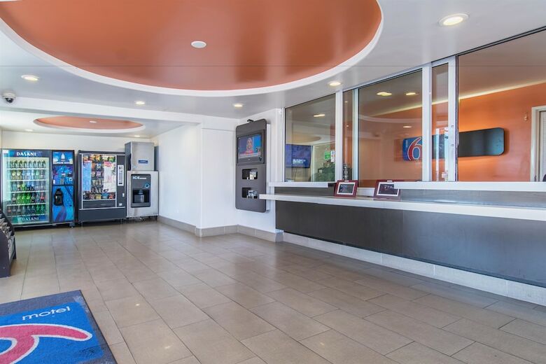 Hotel Motel 6 Victorville - Desert Express