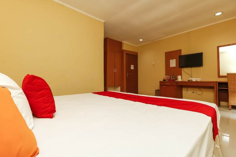 Hotel Reddoorz @ Desa Cijulang Sentul