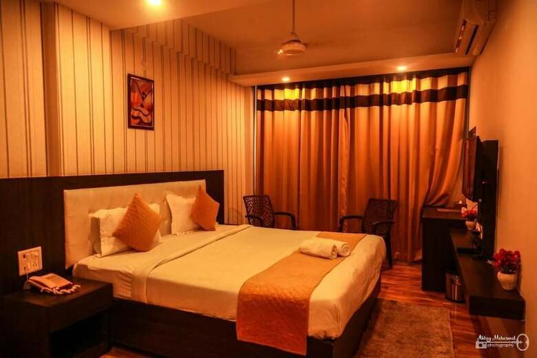 Hotel Paradise Ganga - A River Side Hotel