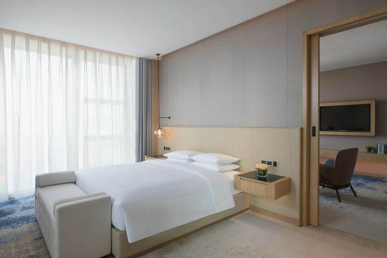 Hotel Courtyard By Marriott Zhengzhou Airport